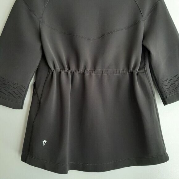 IVIVVA by Lululemon Black Pulse Jam Poncho Mock Neck Pullover Top Kids Sz 14 - Picture 10 of 14